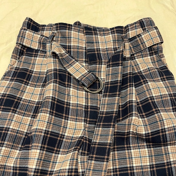 NWOT hollister plaid high rise pants - Picture 3 of 4